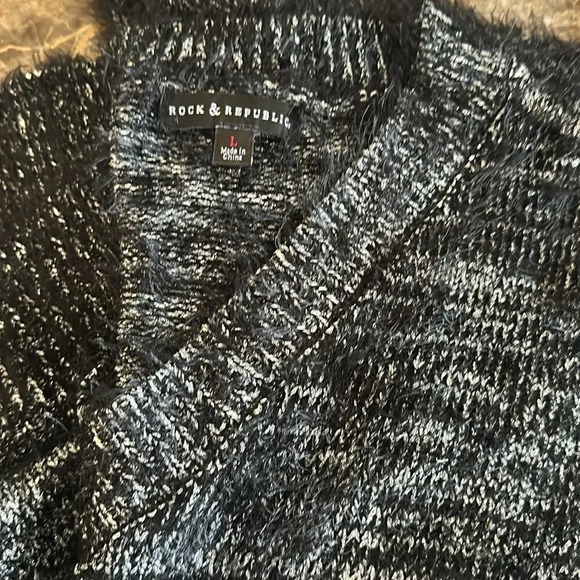 Rock & Republic silver and black shimmer sweater - Picture 1 of 4
